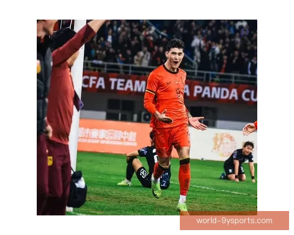 国足逆转取胜点燃球迷热情全力冲击亚洲杯八强席位再创历史辉煌