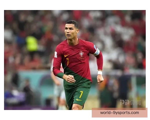 C罗引领新时代足球风潮激励年轻球员追逐梦想