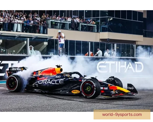 F1赛场风云再起各车队激烈角逐新赛季冠军悬念全面升级引发全球关注