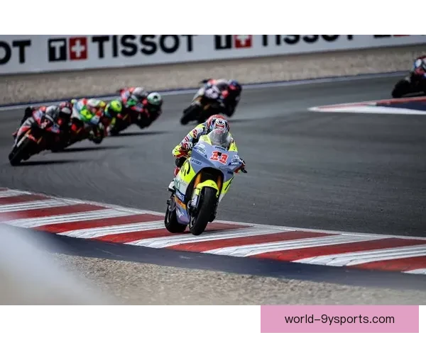 法拉利车手挑战极限速度 MotoGP赛季精彩瞬间盘点